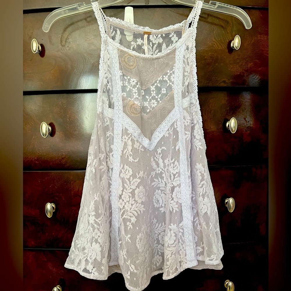 Beautiful lilac free people lace top size xs in excellent condition
